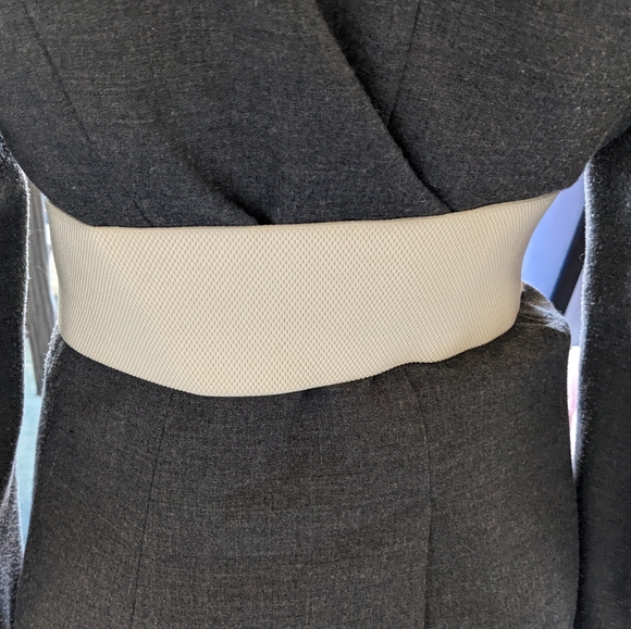 Temt White Waist Buckle Belt Sz S/M - Picture 2 of 5
